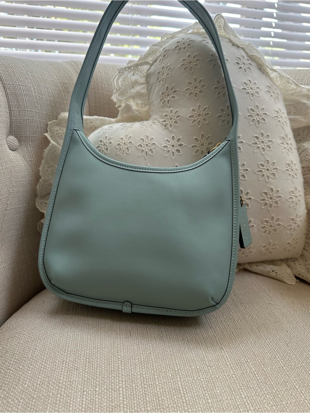 Light blue Coach curve zip purse - Picture 4 of 8